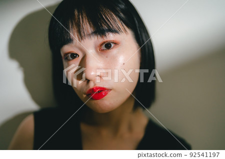 女性肖像 92541197