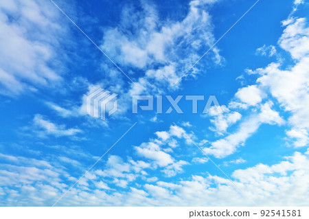 秋天的藍天白雲 92541581