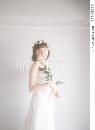 Woman in dress 92545929