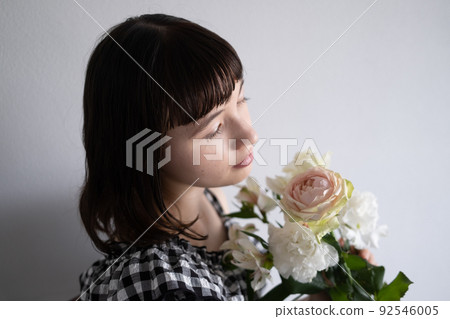 一個喜歡鮮花的女人 92546005