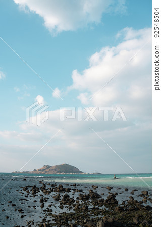 Geumneung Beach in Jeju island, Korea 92548504