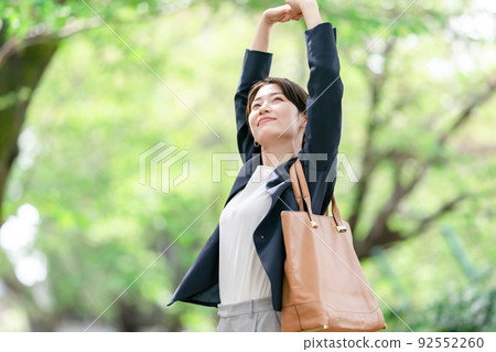 Business women fresh green growth refreshment Business women fresh green growth refreshment 92552260