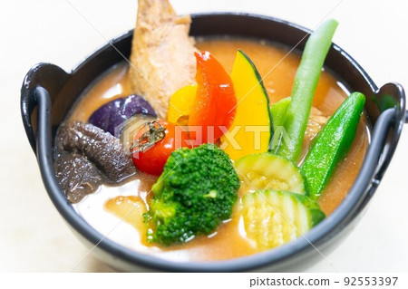 Spare ribs and shrimp ingredients Lots of summer vegetable soup curry 92553397