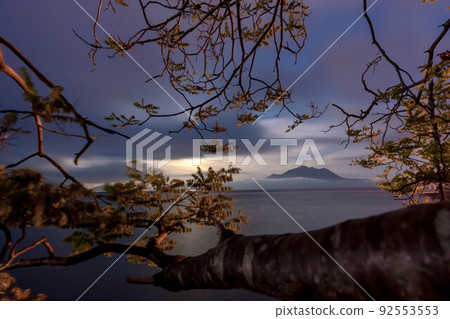 Lake Shikotsu Moon 92553553