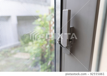 窗玻璃新月形 92555861