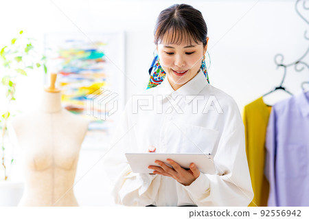 fashion designer 92556942