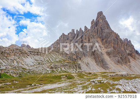 A sharp rocky peak like the Dolomites seen from the vicinity of the Locatelli hut, which you stop by on a hike in Tre Cime 92557018