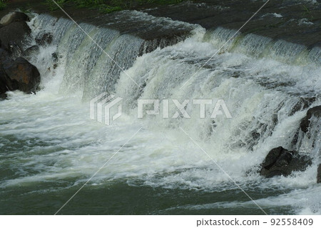 災害圖像（河水氾濫） 92558409