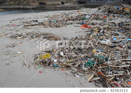 沿海殘骸 環境問題 垃圾問題 沿海殘骸 環境問題 垃圾問題 92563315