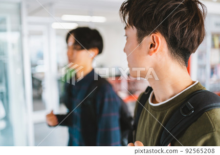 大學生/職業學校學生 92565208