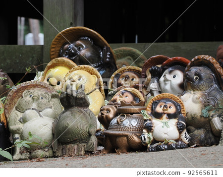 Morinji Temple in Bunbuku Chagama Tanuki Figurine 92565611