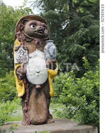 Morinji Temple in Bunbuku Chagama Tanuki Figurine 92565619