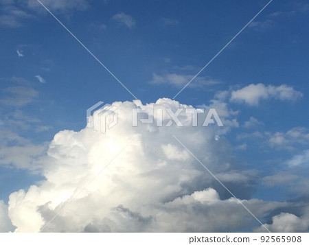 天空和雲彩藍天背景 天空和雲彩藍天背景 92565908