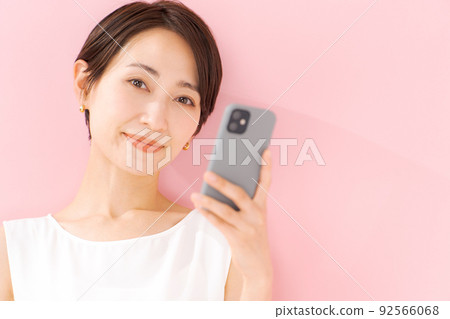 智能手機的女人 92566068