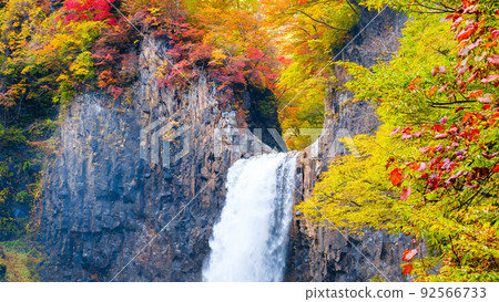 娜娜瀑布(秋季) 娜娜瀑布(秋季) 92566733