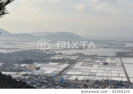 冬天從豬子山看到的伊包內湖 冬天從豬子山看到的伊包內湖 92568120