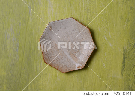 Japanese plate background material 92568141