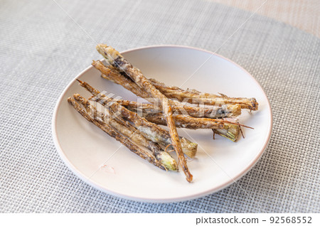 Leaf burdock tempura 92568552