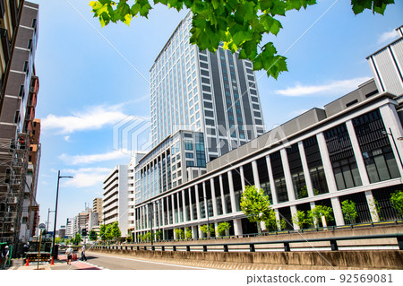 從站前通寶町一側向國道2號方向眺望。您可以在前景中看到希爾頓酒店。廣島 從站前通寶町一側向國道2號方向眺望。您可以在前景中看到希爾頓酒店。廣島 92569081