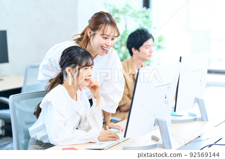 電腦工程師服裝創作者培訓3D大學生學生學生青年 92569144