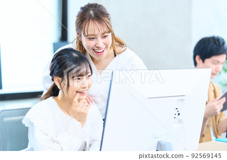 電腦工程師服裝創作者培訓3D大學生學生學生青年 92569145