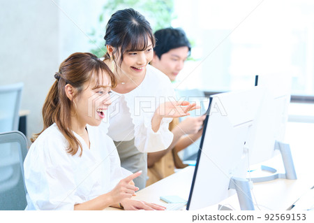 Computer engineer apparel creator training 3D college student student student youth Computer engineer apparel creator training 3D college student student student youth 92569153