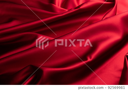 Red drape 92569981