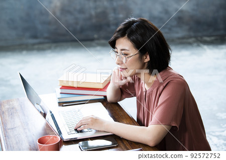 女性遠程辦公遠程工作資料 女性遠程辦公遠程工作資料 92572752