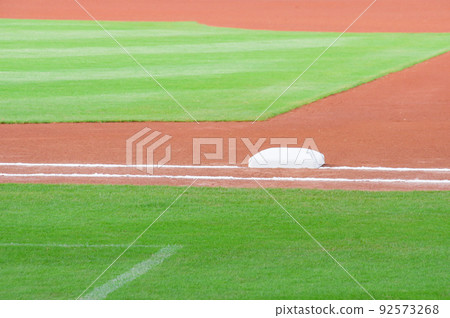 天然草地和紅土棒球場內場 92573268
