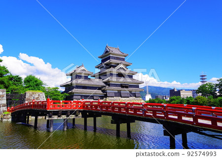 松本城與藍天白雲 松本城與藍天白雲 92574993
