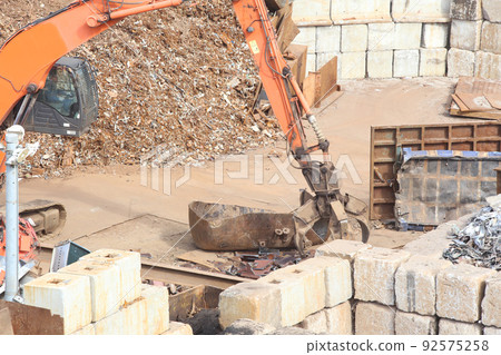 Industrial waste, scrap processing, recycled resources, recycling, reuse, dumping ground, industrial waste, recycling factory 92575258