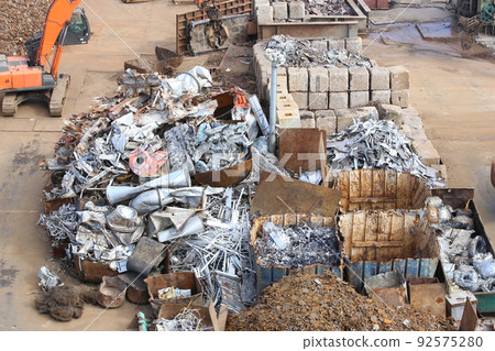 Industrial waste, scrap processing, recycled resources, recycling, reuse, dumping ground, industrial waste, recycling factory 92575280