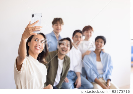 Men and women companion lifestyle Men and women companion lifestyle 92575716