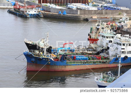船舶 船舶 承運人 貨船 拖船 拖船 船用起重機 海上起重機 中型船舶 船舶 船舶 承運人 貨船 拖船 拖船 船用起重機 海上起重機 中型船舶 92575866