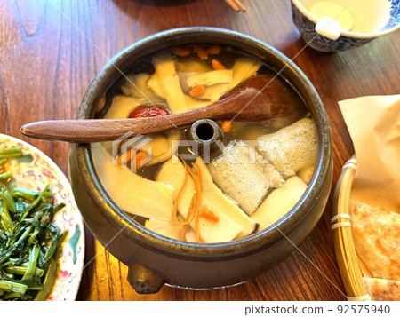 中國雲南菜蒸雞（Chi Cozy） 92575940