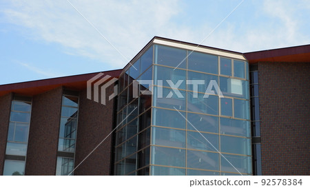 Kanazawa Shin-Ishikawa Prefectural Library 92578384