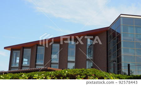 Kanazawa Shin-Ishikawa Prefectural Library 92578443