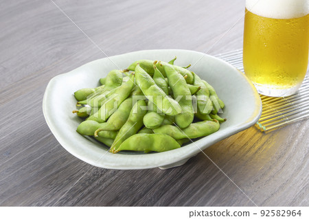 Green soybeans, grilled green soybeans 92582964