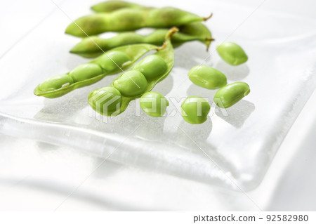 Green soybeans, grilled green soybeans 92582980