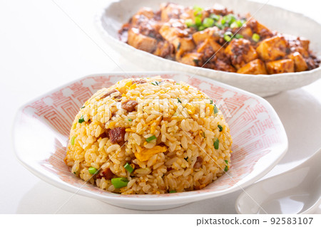 炒飯和麻婆豆腐 92583107