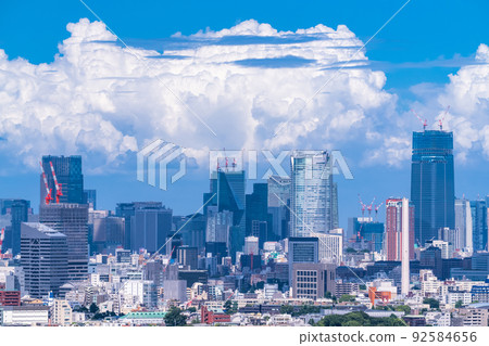 《Tokyo》 Tokyo city image ・ Summer sky 92584656