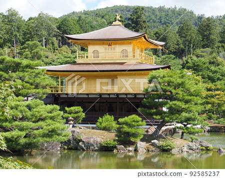 夏季更換金閣寺茅草屋頂後 夏季更換金閣寺茅草屋頂後 92585237