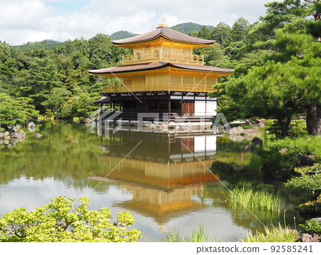 夏季更換金閣寺茅草屋頂後 夏季更換金閣寺茅草屋頂後 92585241