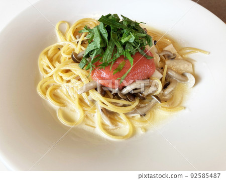 Rich creamy mentaiko sauce pasta Rich creamy mentaiko sauce pasta 92585487