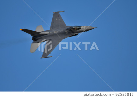 美軍日本 F-16 戰鬥機機動飛行 92585815