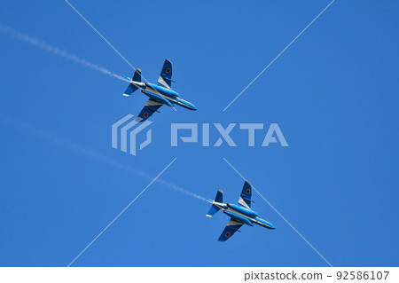 T-4 Blue Impulse 特技飛行精彩紛呈 92586107