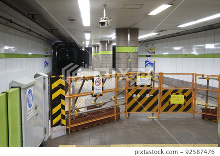 [SR23] Saitama Kosoku Railway Araijuku Station Home (8-car train extension work) 92587476