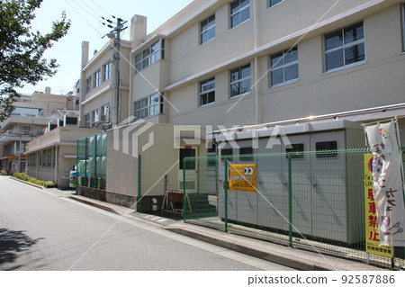 尼崎市政府開明政府大樓(原尼崎市開明小學、舊開明神城小學) 兵庫縣尼崎市 尼崎市政府開明政府大樓(原尼崎市開明小學、舊開明神城小學) 兵庫縣尼崎市 92587886