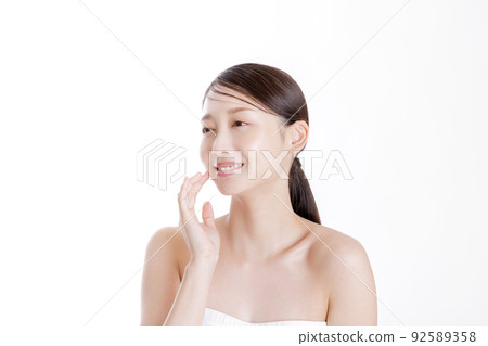 Beautiful woman 92589358