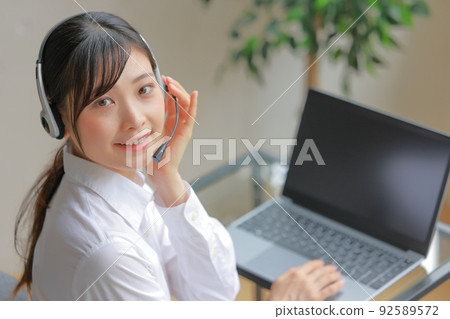 Operator looking back 2 Operator looking back 2 92589572